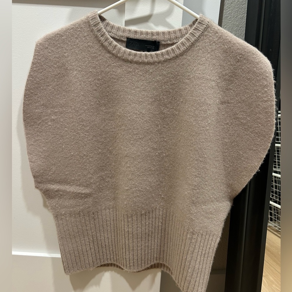 Zara 100% wool NWT sweater